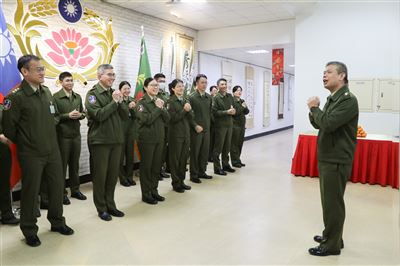 Commander Hosts Lunar New Year Reunion, Encouraging Officers and Soldiers to Reach New Heights