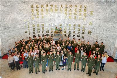 Commander Hosts Armed Forces Day Recognition Ceremony, Urging Soldiers to Carry Forward the Spirit of Loyalty and Chastity