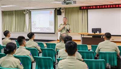 Commander Delivered Motivational Speech to New Officers, Expecting Excellence in Professional Skills