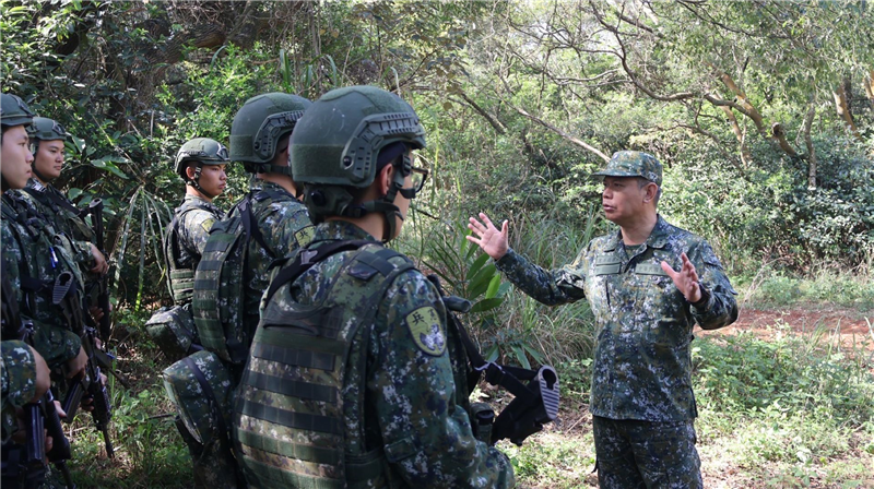 Commander Inspects Northern Region Base Training Units, Offering Guidance on Implementing Risk Control