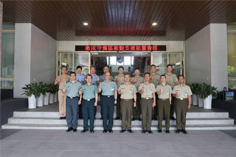 2-指揮官邀軍醫局長研討衛勤支援整備 提升醫療韌性